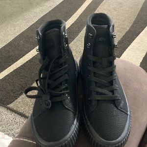 Olivia black mono chrome